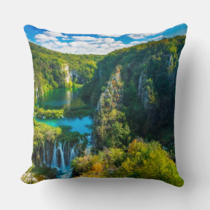 Elegante Wasserfallszene, Kroatien Kissen