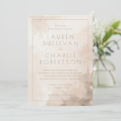 Elegante Wasserfarb-Hochzeitseinladung in Beige Einladung (Stehend Vorderseite)