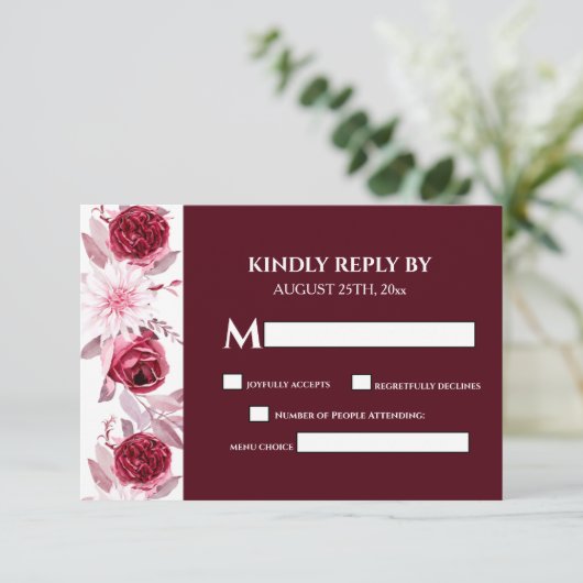 Elegante Watercolor Blume Burgundy Wedding RSVP Karte (Stehend Vorderseite)