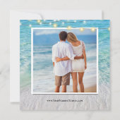 Elegante Website zu Seaside Beach Lights Wedding Einladung (Rückseite)