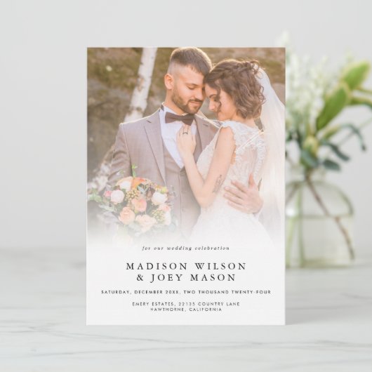 Elegante Wedding Foto Black Script Einladung (Stehend Vorderseite)