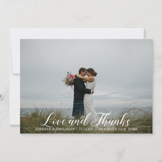 Elegante Wedding Foto Liebe & Dank White Script Dankeskarte (Vorderseite)