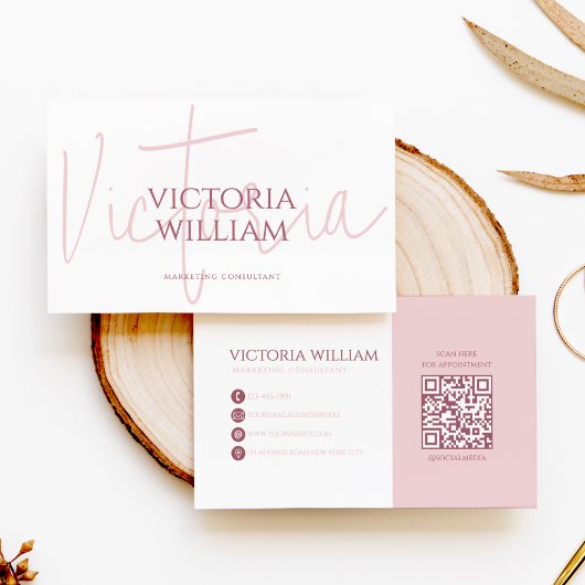 Elegante, weiche, blassrosa Schrift-QR-Code-Visite Visitenkarte