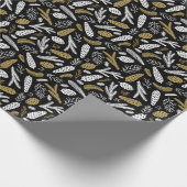 Elegante Weihnachts-Pine Cone Schwarz und Gold Geschenkpapier (Ecke)