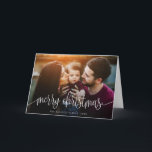 Elegante Weihnachts-Text-Foto-Grußkarte | Weiß Feiertagskarte<br><div class="desc">Senden Sie stilvolle und personalisierte Weihnachtsgrüße mit dieser eleganten gefalteten Fotokarte! Einfach mit Ihrem eigenen Foto und Text anpassen.</div>