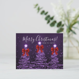Elegante Weihnachtsbäume in Lila mit roten Schleif Postkarte