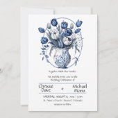Elegante weiße & blaue Tulips in Vase Wedding Einladung (Vorderseite)