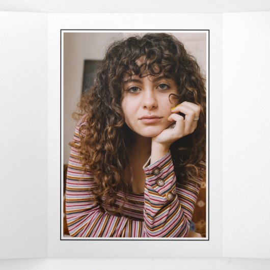 Elegante Weiße Blume Foto Beerdigung Dreifach-gefaltete Programmkarte (Innenseite Mitte)