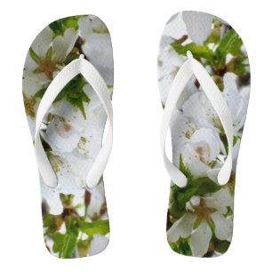 Elegante weiße Blütenblüten-Foto Badesandalen