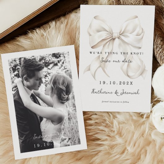 Elegante weiße Bogen-Save-the-Date-Karte mit Foto Save The Date