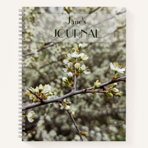 Elegante weiße florale Frühlingsblüten Personalize Notizblock