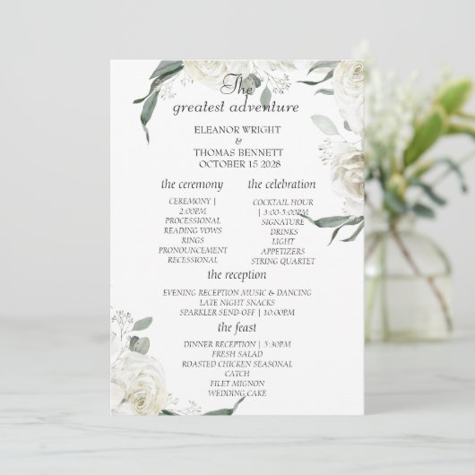 Elegante weiße florale Grün-Hochzeitsprogrammkarte Programm (Stehend Vorderseite)
