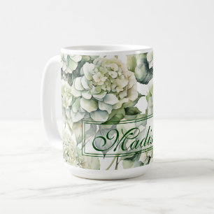 Elegante weiße, grüne Hydrangeas mit Blumen Kaffeetasse