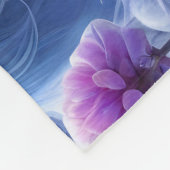 Elegante weiße Katze in einem zauberhaften Schneeg Fleecedecke (Ecke)