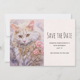 Elegante weiße Katze in Gold und Diamantschmuck Save The Date