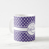 Elegante weiße Polka-Punkte auf Ultra-Violet-Monog Kaffeetasse (Vorderseite Links)