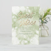 Elegante, weiße Rosen, 16 . Geburtstag Einladung (Stehend Vorderseite)