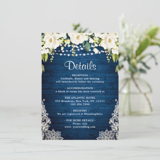 Elegante Weiße Rosen an der Spitze Rustikale Hochz Begleitkarte (Stehend Vorderseite)