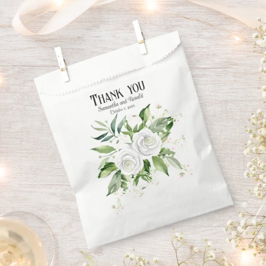 Elegante Weiße Rosen und Gipskraut Hochzeit Geschenktütchen (Ausgeschnitten)