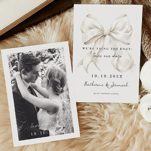 Elegante weiße Schleife Save the Date mit Foto 