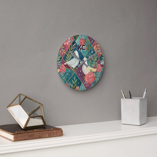 Elegante weiße Tauben Rosa Blütenfarben und geomet Runde Wanduhr (Büro)