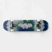 Elegante, weiße tropische Boho-Orchideen Skateboard (Horizontal)