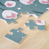 Elegante weiße Tulips auf pastellgrünem Muster Puzzle (Seite)