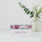 Elegante weiße und graue, blumengeschmückte Damask Visitenkarte (Stehend Vorderseite)