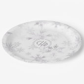 Elegante weiße Winterschneeflocken Pappteller (Schrägansicht)