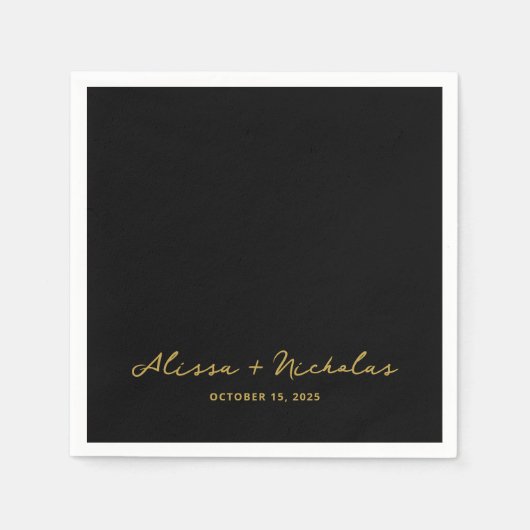 Elegante Whimsical Black and Gold Script Wedding Serviette (Vorderseite)