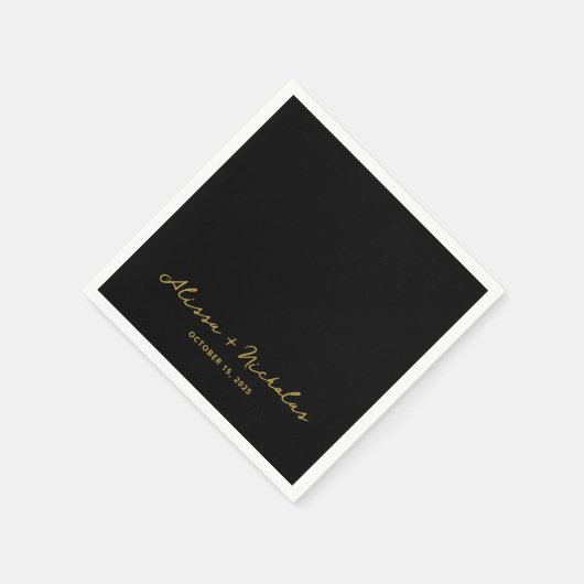 Elegante Whimsical Black and Gold Script Wedding Serviette (Ecke)