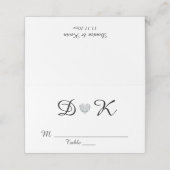 Elegante White Black Monogram Heart Wedding Platzkarte (Außenseite Aufgefaltet)