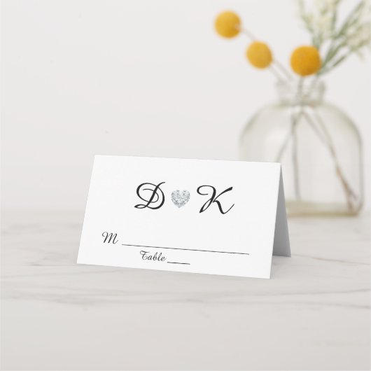 Elegante White Black Monogram Heart Wedding Platzkarte (Vorderseite)
