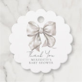Elegante White Bow Baby Shower Geschenkanhänger (Vorderseite)