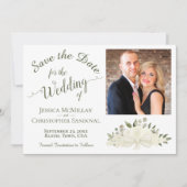Elegante White Floral Calligraphy & Foto Wedding Save The Date (Vorderseite)