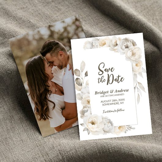 Elegante White Floral Wedding Save The Date
