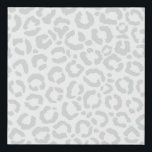 Elegante White Gray Leopard Cheetah Animal Print Künstlicher Leinwanddruck<br><div class="desc">Dieses elegante Chic-Muster ist perfekt für die trendige und stilvolle Mode. Es zeichnet sich durch ein handgezeichnet, weißes und graues Leopardenmuster aus. Es ist modern, einfach und niedlich. ***WICHTIGE HINWEIS FÜR DESIGN: Für individuelle Designanfragen, wie z.B. passende Produktanfragen, Farbänderungen, Platzierungsänderungen oder andere Änderungswünsche, klicken Sie bitte auf den Button "MESSAGE"...</div>