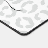 Elegante White Gray Leopard Cheetah Animal Print Schreibtischunterlage (Ecke)