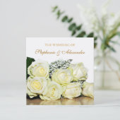 Elegante White Roses Einladung zur Hochzeit (Stehend Vorderseite)