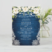 Elegante White Roses Lace Rustic Blue Wood Wedding Einladung (Stehend Vorderseite)