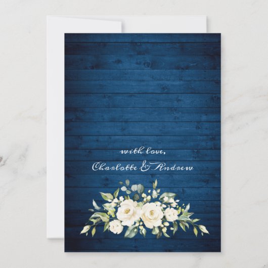 Elegante White Roses Lace Rustic Blue Wood Wedding Einladung (Rückseite)