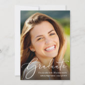 Elegante White Script Foto Graduation Party Einladung (Vorderseite)