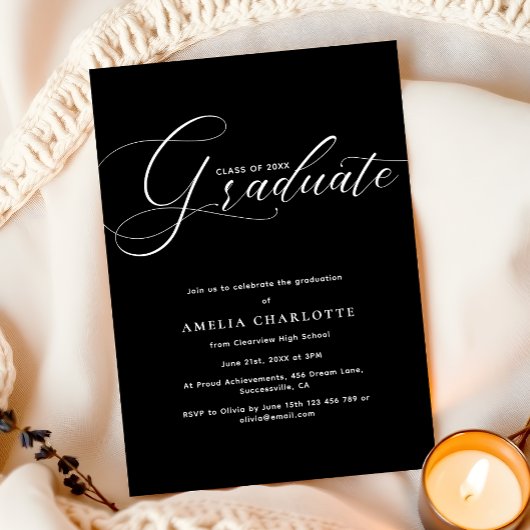 Elegante White Script Minimal Graduation Party Einladung