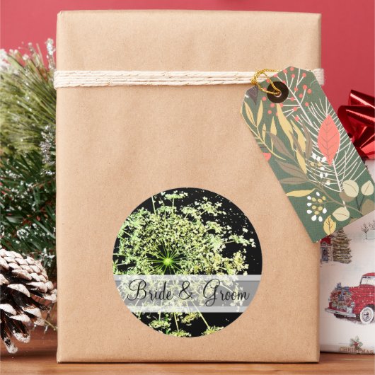 Elegante Wild-Blume mit Wirbel Hochzeitsticker Runder Aufkleber (Feiertag)