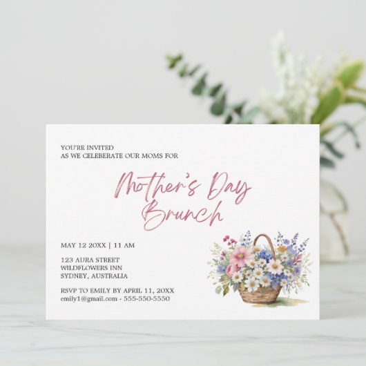 Elegante Wildblume Blumenmüttertag Brunch Einladung (Stehend Vorderseite)