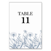 Elegante Wildblume Periwinkle Wedding Tischnummer (Vorderseite)