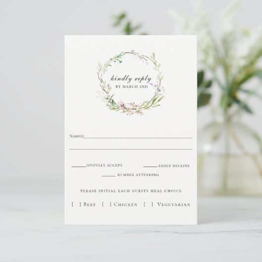 Elegante Wildblume Wreath Wedding RSVP Card (Stehend Vorderseite)