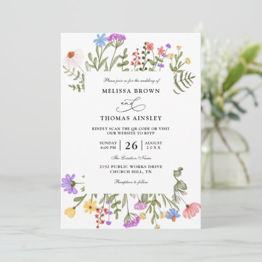 Elegante Wildblumen Rustikales Budget QR Code Hoch Einladung (Stehend Vorderseite)