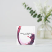 Elegante Wine Pour Quadratische Visitenkarte (Stehend Vorderseite)