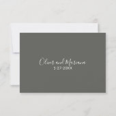 Elegante Winter Gray Blue Pine Wedding RSVP Card Dankeskarte (Rückseite)